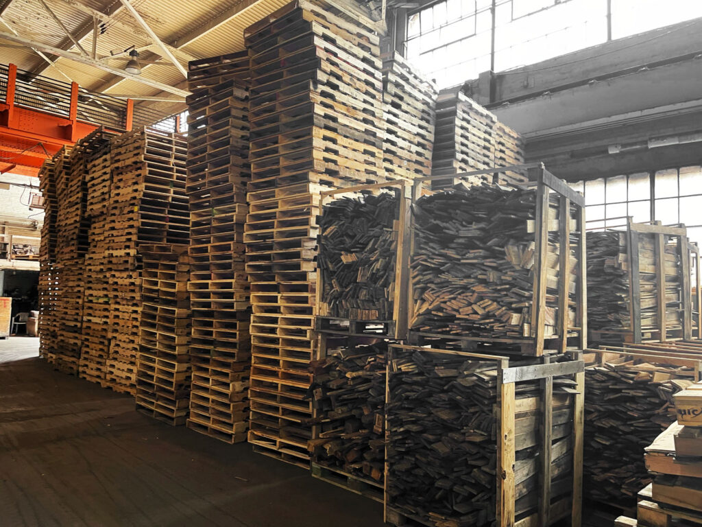 Used pallets for sale and pallets parts in Buffalo and Rochester, NY warehouse